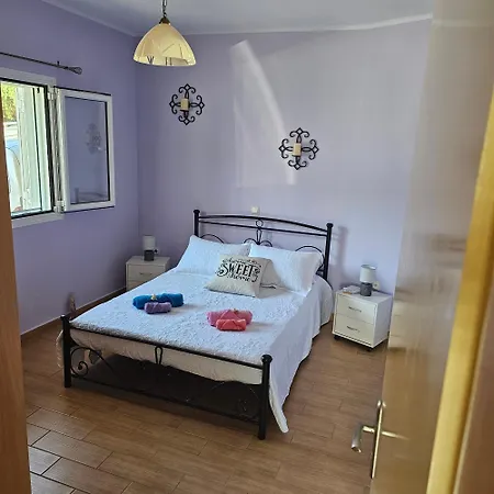 Effie's Escape Spacious Zóla