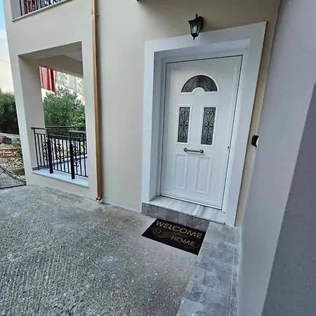 Effie's Escape Spacious *