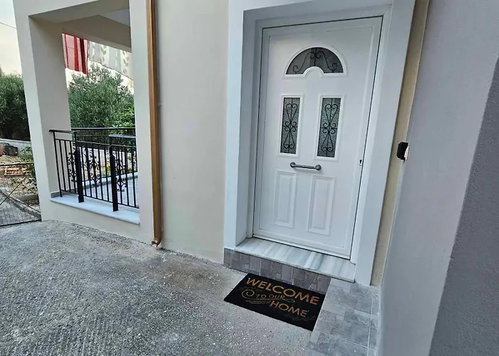 Effie's Escape Spacious *